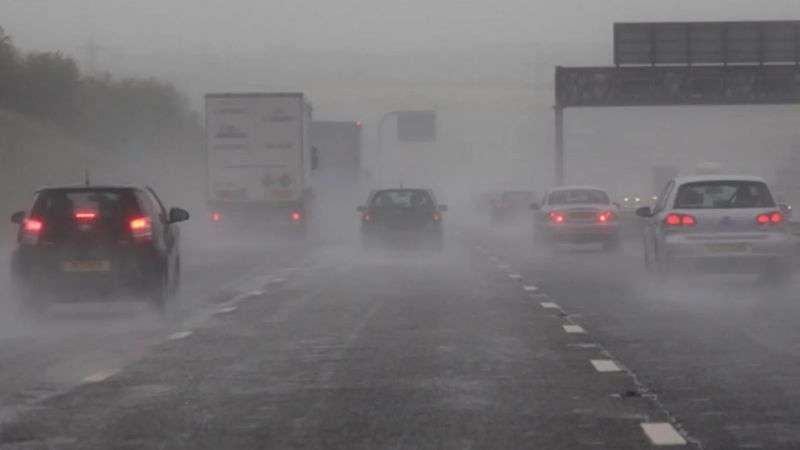 lái xe an toàn trong mưa bão